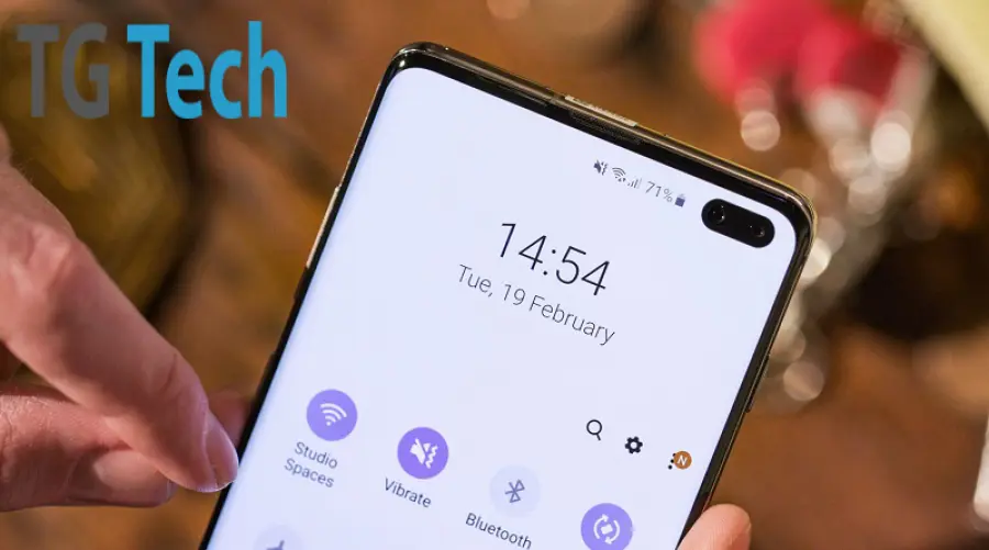 Migliori sfondi con il buco per Samsung Galaxy S10 e S10+