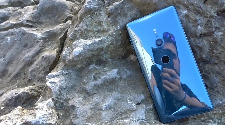 Sony Xperia XZ2 si aggiorna ad Android 9 Pie