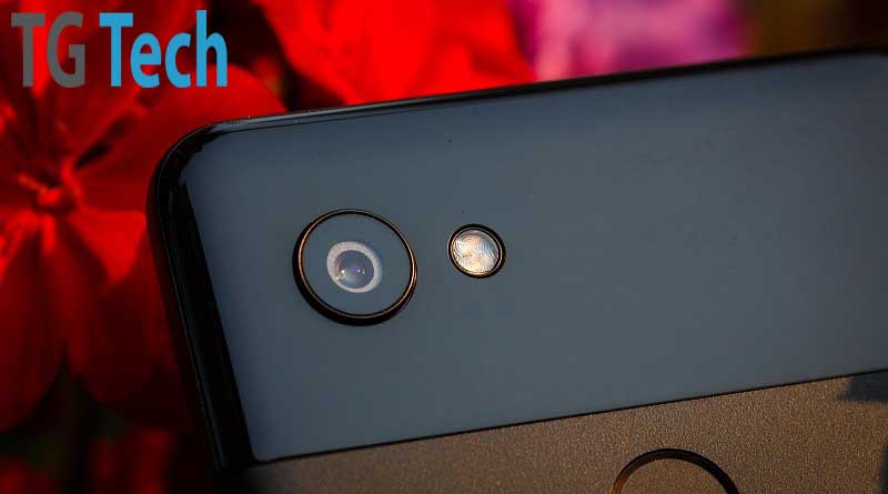 Google Pixel 3 XL appare accanto alla confezione di vendita